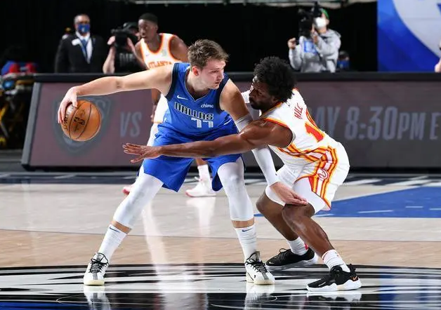  特雷杨对飙东契奇，老鹰加时惜败独行侠  