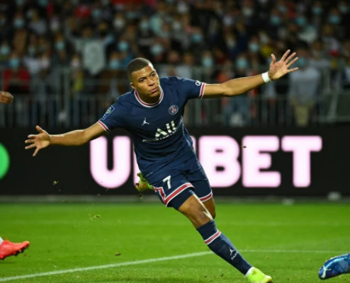  里尔锋线双星联手破门战胜布雷斯特  