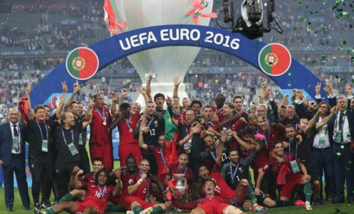  马赛补时绝杀逆转局势，保留争冠希望